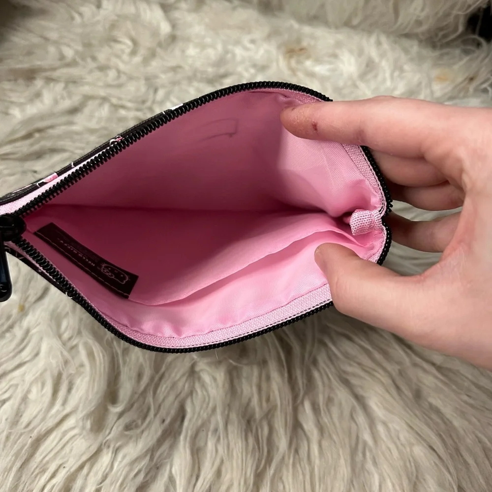NEW Hello Kitty Pouch - Picture 3 of 3